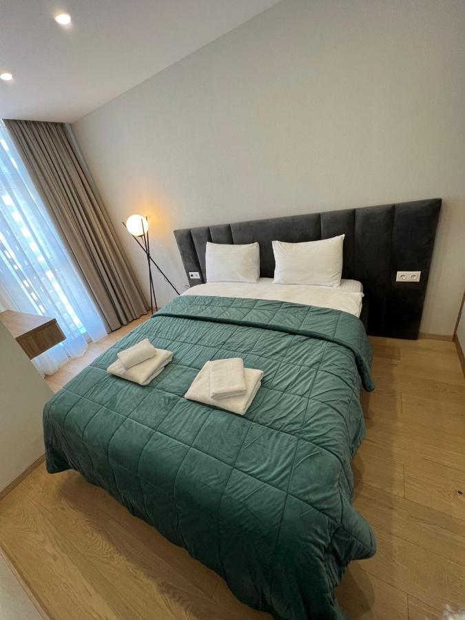 Holiday Lux Sea Towers Батуми Екстериор снимка